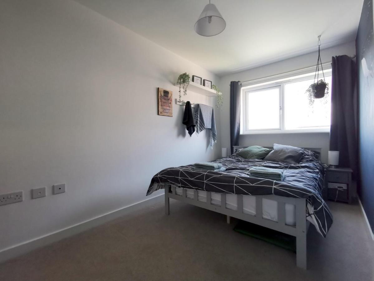 2 Bedroom House With Free Parking 莱姆里吉斯 外观 照片