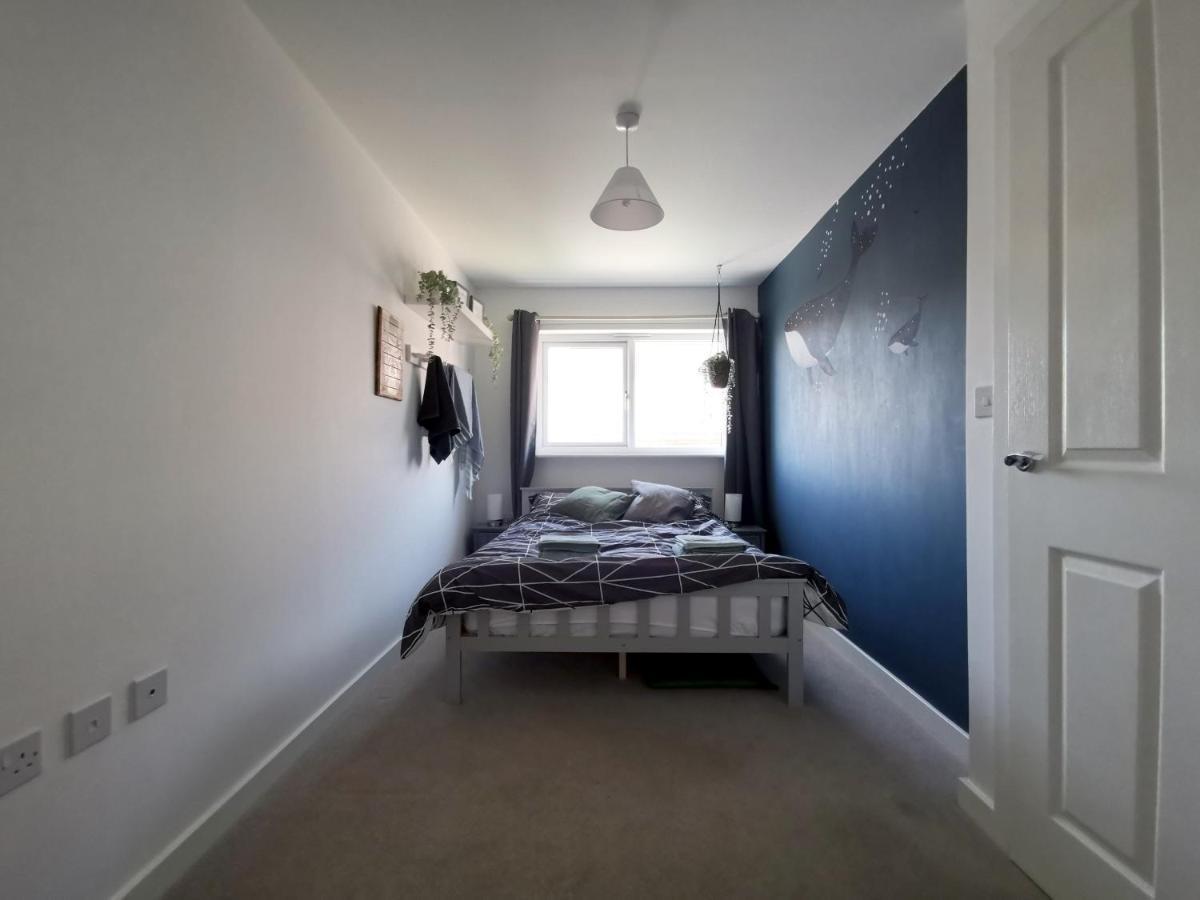 2 Bedroom House With Free Parking 莱姆里吉斯 外观 照片