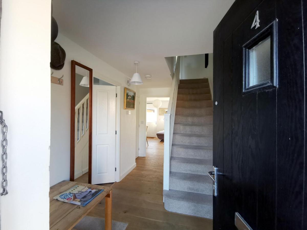 2 Bedroom House With Free Parking 莱姆里吉斯 外观 照片