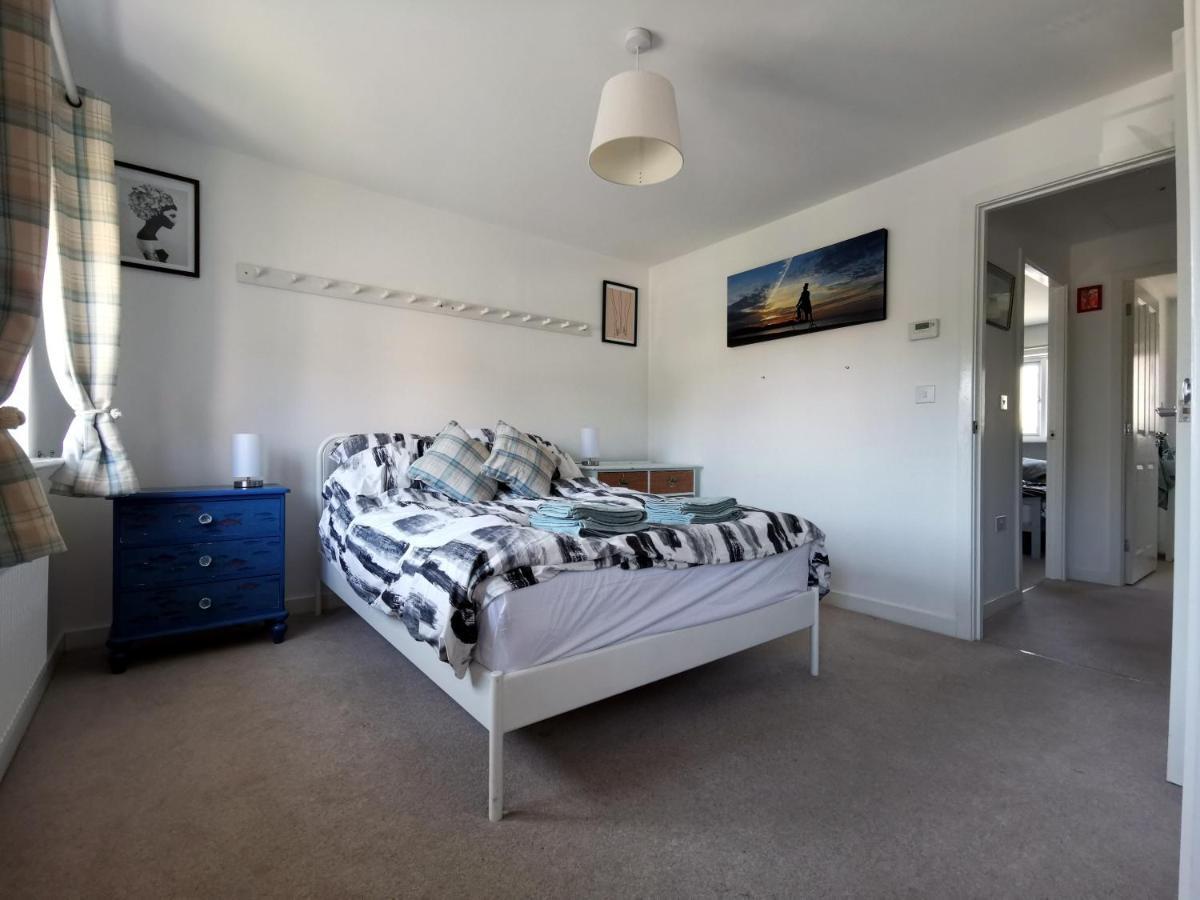 2 Bedroom House With Free Parking 莱姆里吉斯 外观 照片